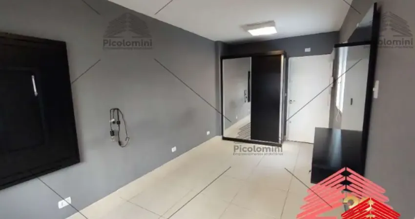 Apartamento à venda No Centro reformado com 1 quarto, sala com cozinha integrada, 1 banheiro, 26 metros! Portaria 24 horas.