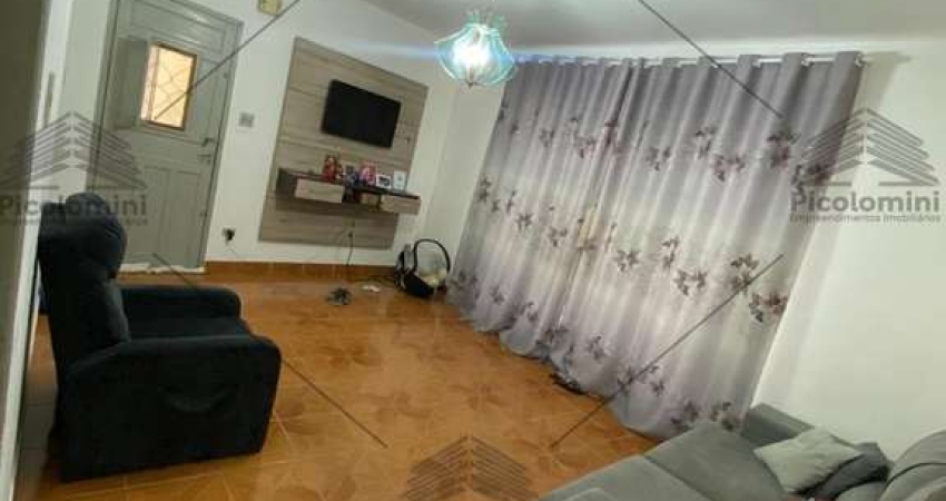 Casa Térrea na jardim quarto centenário com amplo terreno para investimento, 3 dormitórios, próximo ao Parque do Carmo