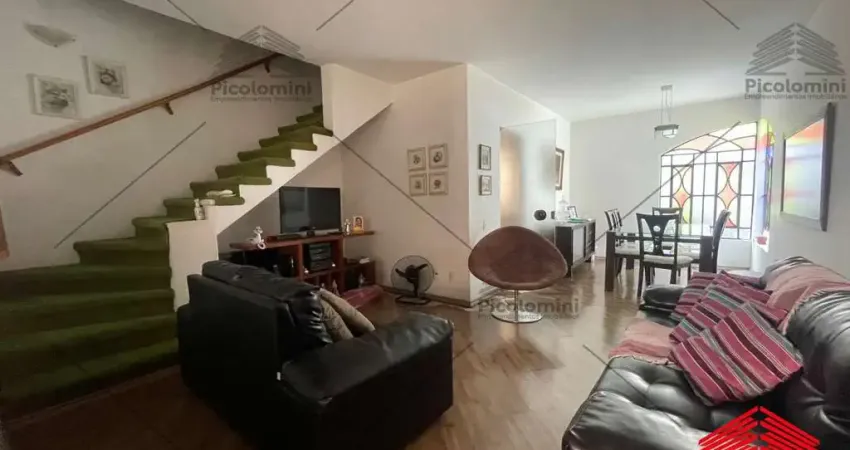 Casa Sobrado a venda no Ipiranga com 169 m² de área construída em rua particular, com 2 quartos, 2 vagas, churrasqueira, entrada lateral, 2 banheiros