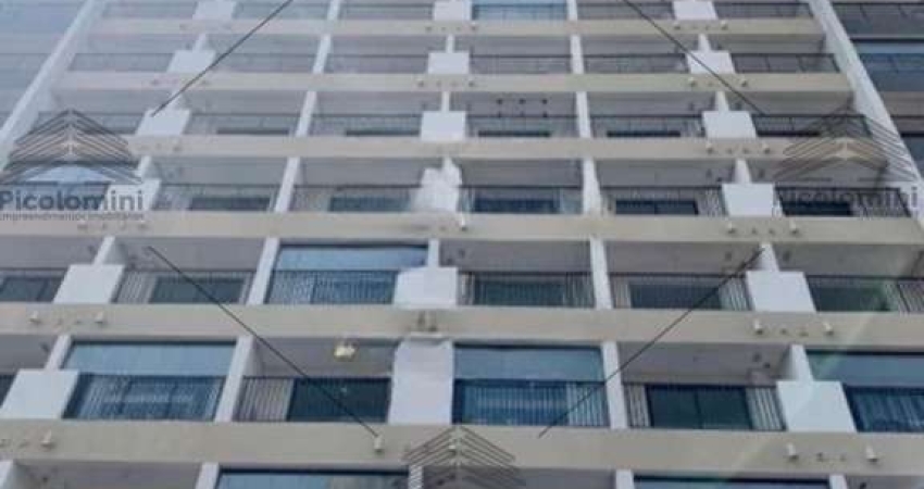 Apartamento à venda no Centro Em frente o metrô Luz, 30 metros, 1 quarto,  sala com cozinha e sacada, 1 banheiro, 1 vaga, piscina, salão festas e mais