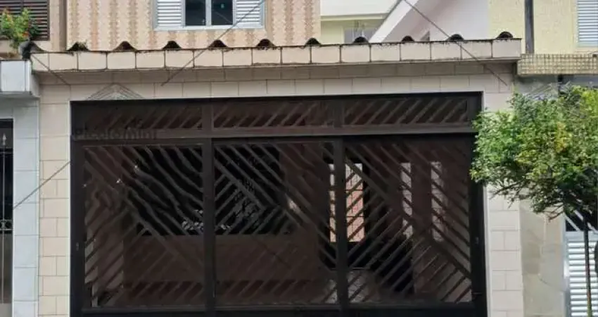 Casa na região da Mooca - 178 m² 2 quartos, 2 banheiros, cozinha ampla com móveis planejados, 2 vagas cobertas, próximo Hospital São Cristovão