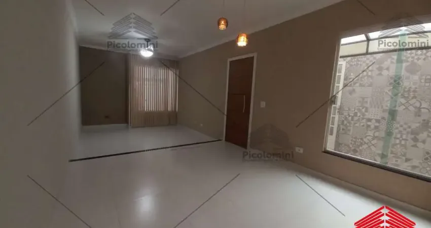 Sobrado a venda, otima localização, 3 dormitórios, 1 suite, 3 banheiros, varanda, todo reformado, com churrasqueira, 2 vagas.