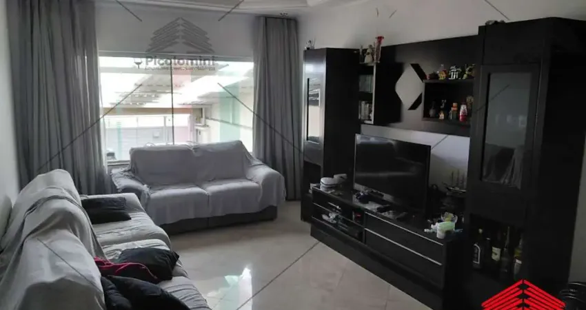 Sobrado à venda no Ipiranga, 3 quartos, 3 suítes, sala ampla, 5 banheiros, quintal com churrasqueira, 4 vagas de garagem com portão eletronico, 150m².