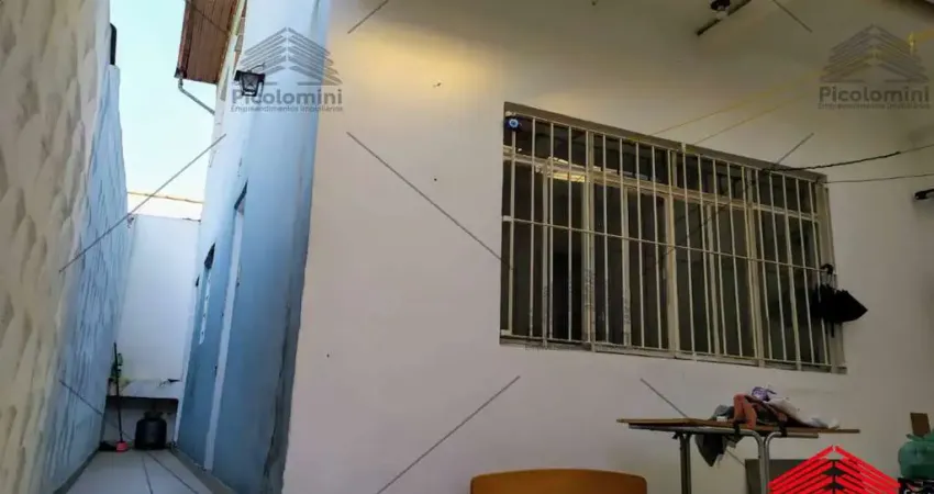 Casa Assobradada a venda na Vila Alpina de 217m², 5 quartos, 2 banheiros, lavanderia, sala, cozinha, 1 vaga de garagem