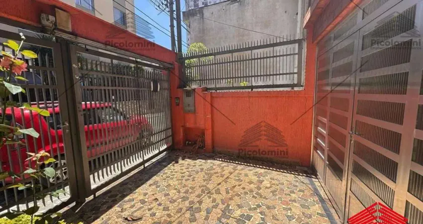 Espaçosa casa para locação no Tatuapé,  com 3 quartos, 1 sala, 2 banheiros e 1 vaga de garagem - 230m².