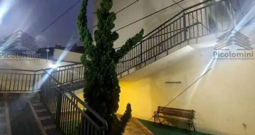 Casa em Condomínio na Vila Alpina - 2 suítes, 2 salas, 3 banheiros e vaga de garagem!
