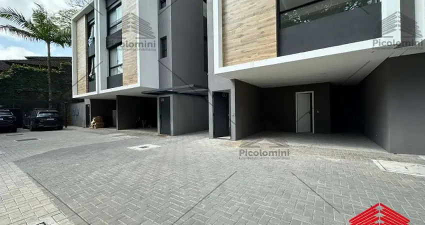 Casa à venda no Morumbi, São Paulo-SP: 3 quartos, 1 suíte, 3 banheiros, 3 vagas de garagem, 250m² de área!