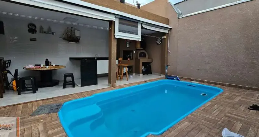 Venha conhecer esta incrível casa térrea em uma rua tranquila e segura em bairro planejado e com total infraestrutura!