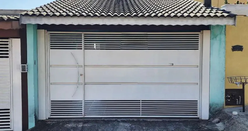 Imperdível! Casa à venda em Atibaia-SP, Jardim Alvinópolis: 2 quartos, 1 suíte, 1 sala, 2 vagas cobertas, 135m² AC.