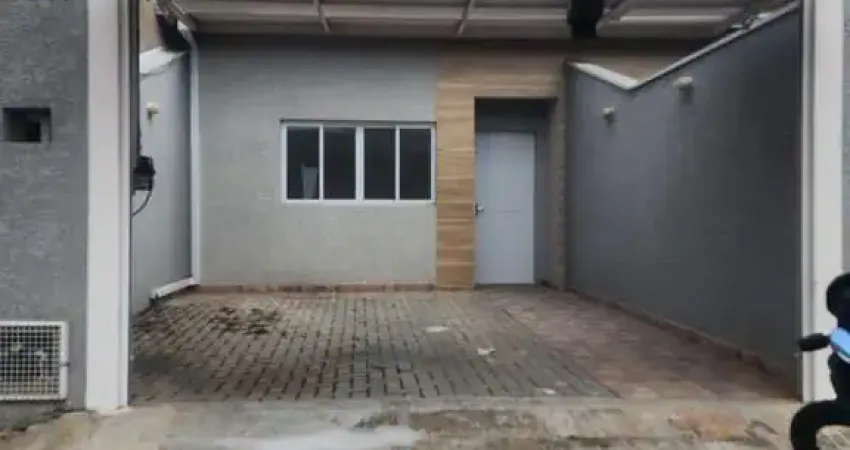 Casa para locação de alto padrão em Atibaia-SP, Jardim das Cerejeiras: 2 quartos, 1 suíte, 2 salas, 2 banheiros, 2 vagas de garagem, piscina,120m².
