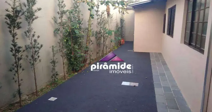 Casa com 4 dormitórios à venda, 140 m² por R$ 590.000,00 - Centro - Caraguatatuba/SP
