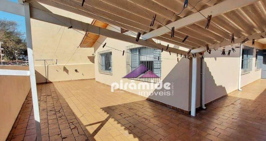 Casa com 3 dormitórios à venda, 136 m² por R$ 690.000,00 - Monte Castelo - São José dos Campos/SP