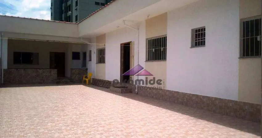 Casa com 2 dormitórios para alugar, 74 m² por R$ 2.500,00/mês - Centro - Caraguatatuba/SP