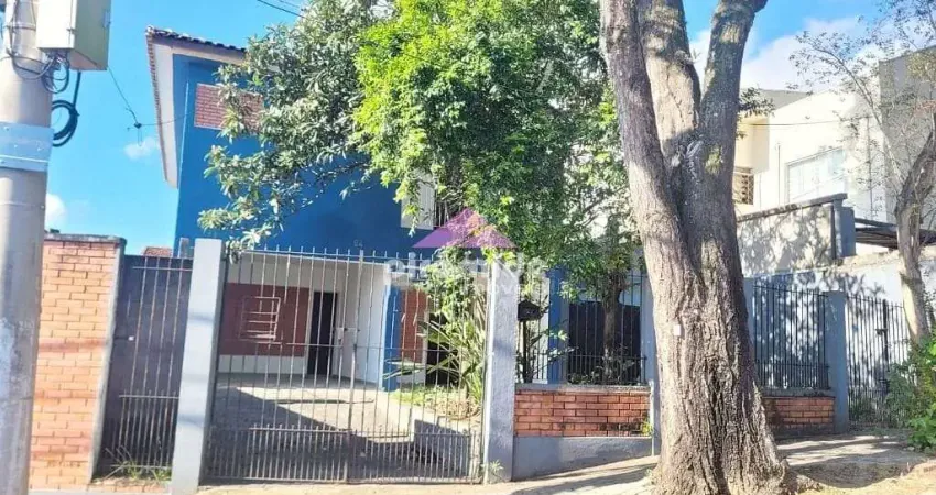 Casa com 3 dormitórios, sendo 1 suíte à venda, 201 m² por R$ 710.000 - Jardim Souto - São José dos