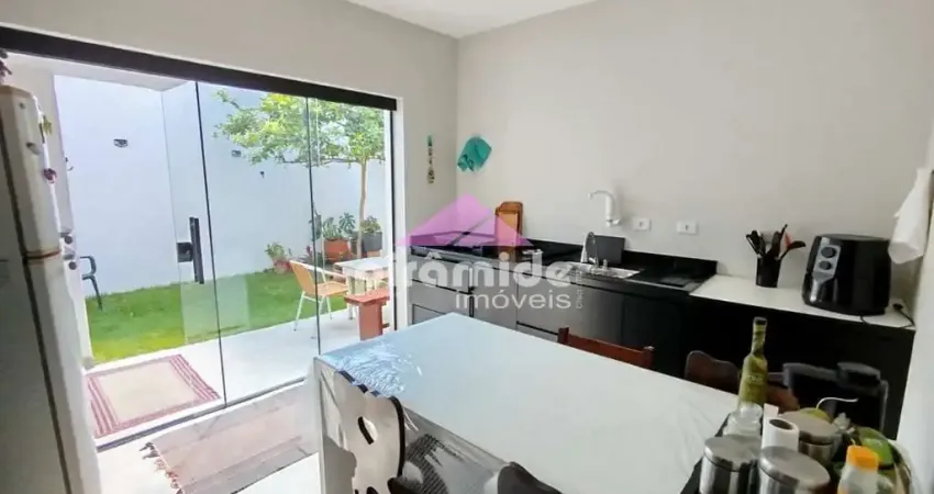 Casa com 2 dormitórios à venda, 87 m² por R$ 650.000,00 - Vila Betânia - São José dos Campos/SP
