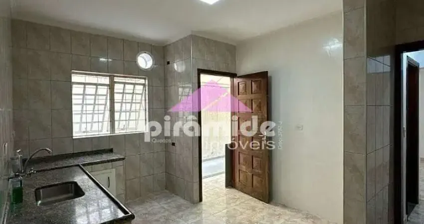 Sobrado com 4 dormitórios, sendo 2 suítes à venda, 150m² por R$ 690.000,00 - Jardim América - São J