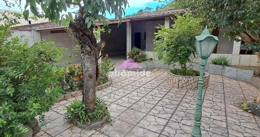 Casa com 3 dormitórios à venda, 200 m² por R$ 550.000,00 - Sumaré - Caraguatatuba/SP