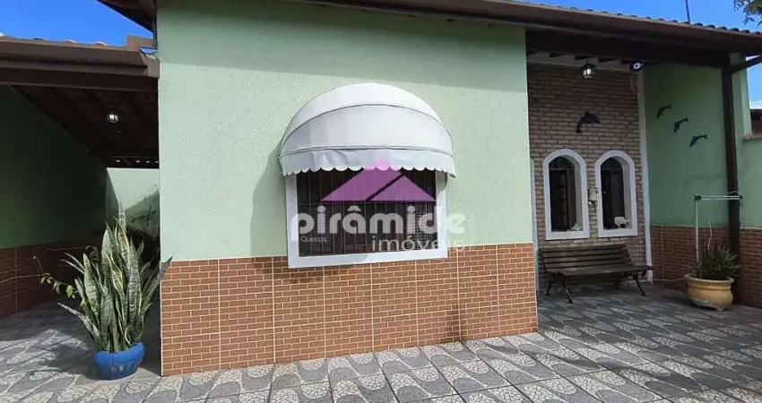 Casa com 3 dormitórios à venda, 107 m² por R$ 600.000,00 - Praia das Palmeiras - Caraguatatuba/SP