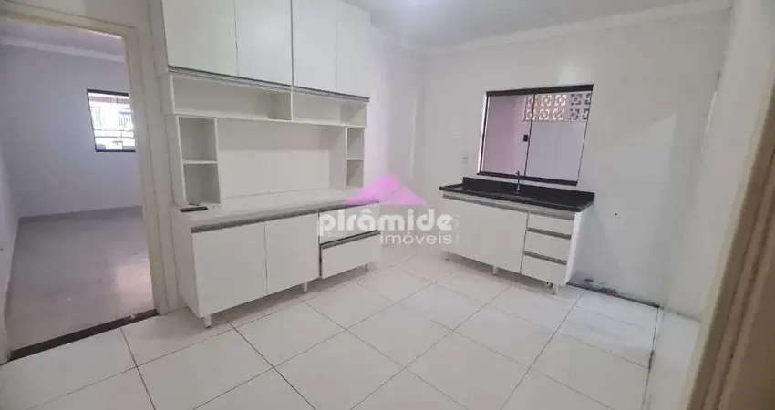Casa com 3 dormitórios à venda, sendo 1 suíte, 120 m² por R$ 475.000 - Cidade Morumbi - São José do