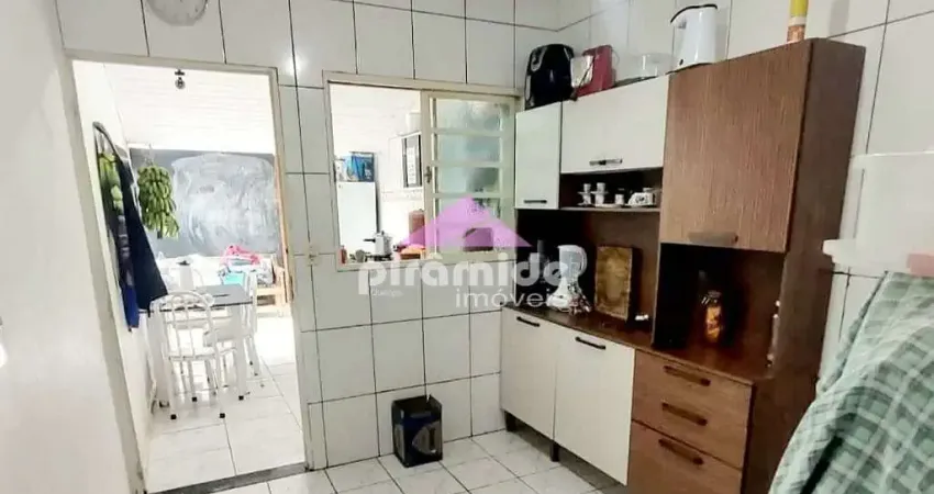 Casa com 3 dormitórios à venda, 68 m² por R$ 220.000,00 - Parque Santo Antônio - Jacareí/SP