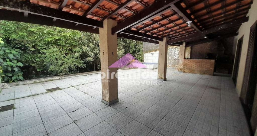 Casa com 4 dormitórios à venda, 300 m² por R$ 950.000,00 - Massaguaçu - Caraguatatuba/SP