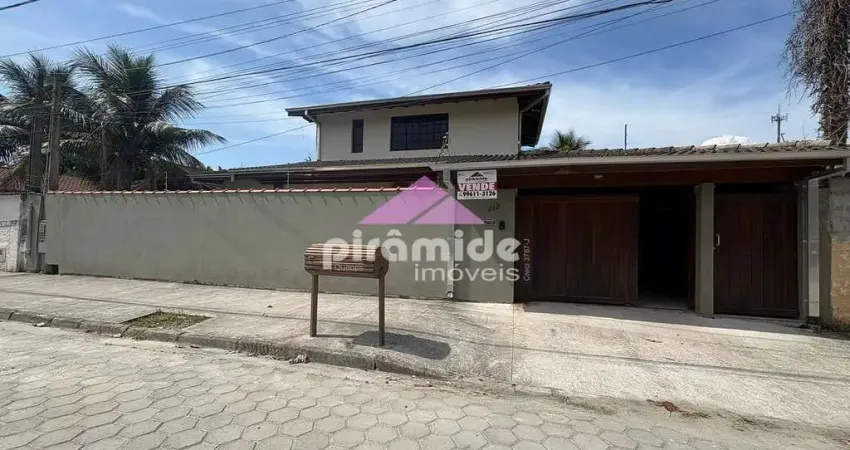 Casa com 2 dormitórios à venda, 297 m² por R$ 850.000,00 - Getuba - Caraguatatuba/SP