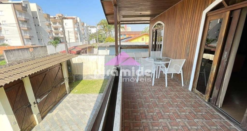 Casa com 4 dormitórios à venda, 439 m² por R$ 1.200.000,00 - Massaguaçu - Caraguatatuba/SP