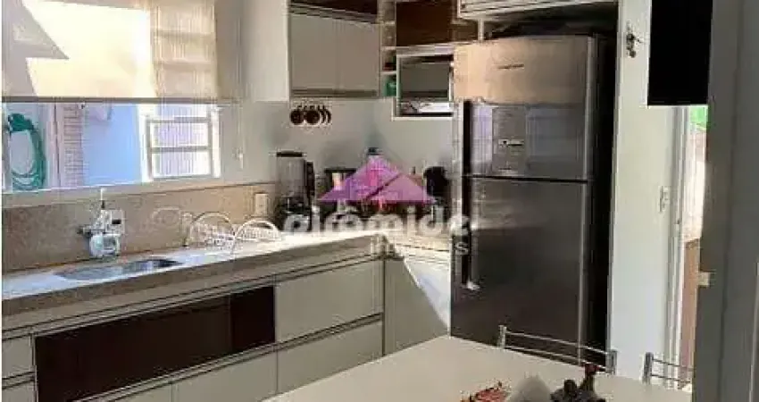 Casa com 3 dormitórios à venda, 201 m² por R$ 1.120.000,00 - Parque Nova Esperança - São José dos C