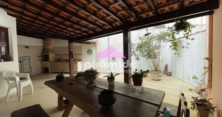 Casa com 4 dormitórios à venda, 356 m² por R$ 2.000.000,00 - Jardim Aquarius - São José dos Campos/