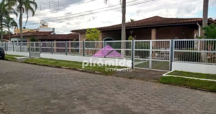 Casa à venda, 700 m² por R$ 1.550.000,00 - Praia das Palmeiras - Caraguatatuba/SP