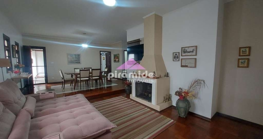 Casa com 3 dormitórios à venda, 230 m² por R$ 1.400.000,00 - Jardim das Colinas - São José dos Camp