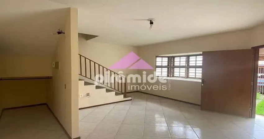 Casa com 3 dormitórios para alugar, 83 m² por R$ 2.560,00/mês - Jardim Portugal - São José dos Camp