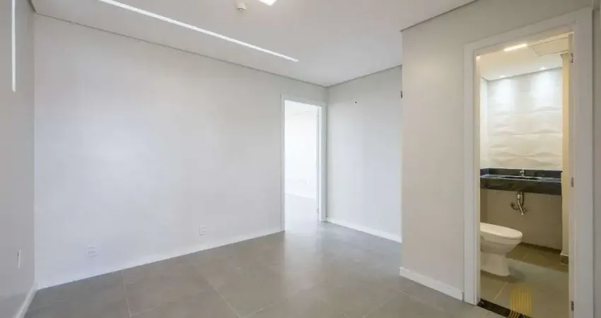 Conjunto nacional: linda sala reformada, porcelanato, ar cond, janelas antirruído