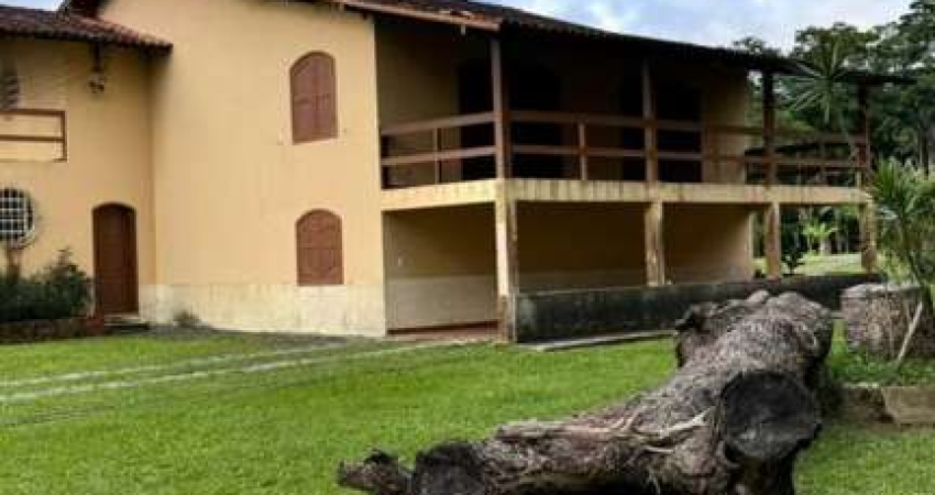 Sítio para Venda em Saquarema, Bacaxá, 5 dormitórios, 1 suíte, 3 banheiros, 2 vagas
