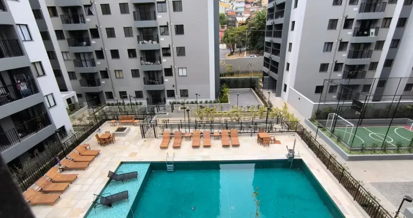 Aluga-se apartamento no jaguaré com sacada e lazer completo.