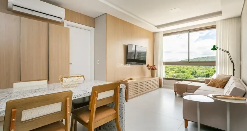 Apartamento mobiliado em jurerê internacional com vista para o verde e o mar | oportunidade rara para morar ou investir