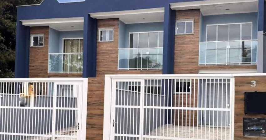 SOBRADO SEMIMOBILIADO COM 2 SUÍTES NO CENTRO DE BALNEÁRIO PIÇARRAS-SC