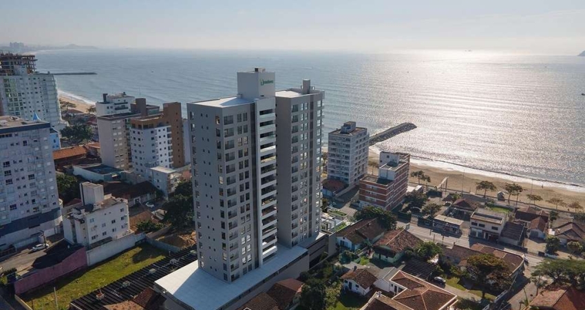 APARTAMENTO COM 3 DORMITÓRIOS SENDO 1 SUÍTE A 80 METROS DO MAR NO CENTRO DE BALNEÁRIO PIÇARRAS-SC