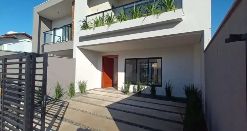 Sobrado alto padrão com 3 dormitórios sendo 1 suíte em balneário piçarras-sc