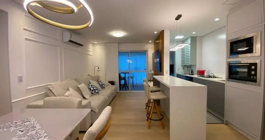 APARTAMENTO MOBILIADO COM 3 DORMITÓRIOS SENDO 1 SUÍTE EM BALNEÁRIO PIÇARRAS-SC