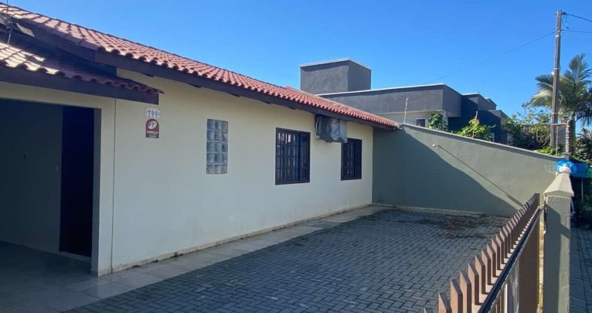 CASA PARA LOCAÇÃO COM 4 DORMITÓRIOS NO ITACOLOMI EM BALNEÁRIO PIÇARRAS-SC