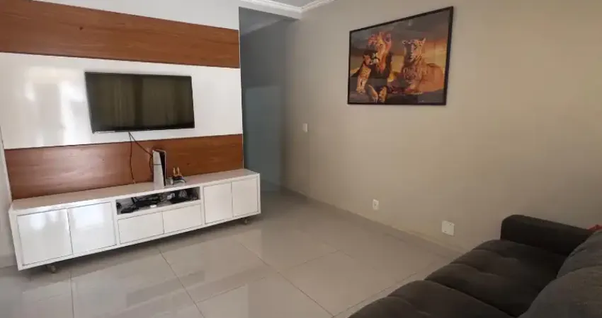 Casa em Condomínio, com 3 Quartos, 1 Suíte - 160m2 - Jardim Novo Mundo