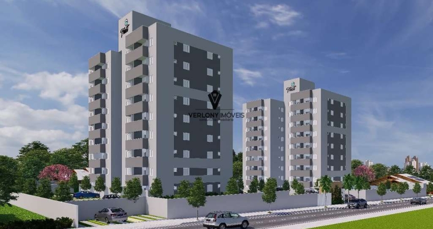 Apartamento 2/4 com sacada e elevador.