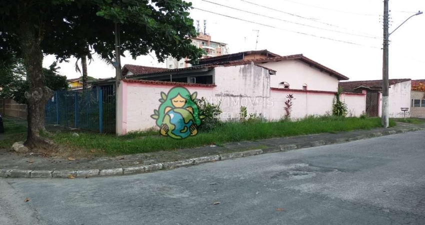 Casa à venda na Praia do Aruan para investidores de locação, 500 m da Praia, Caraguatatuba, SP