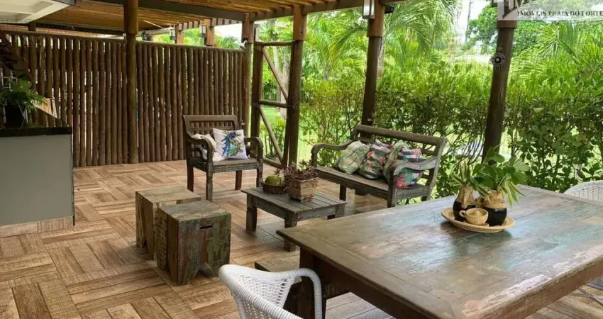 Apartamento térreo com 2 suítes para Locação Anual.