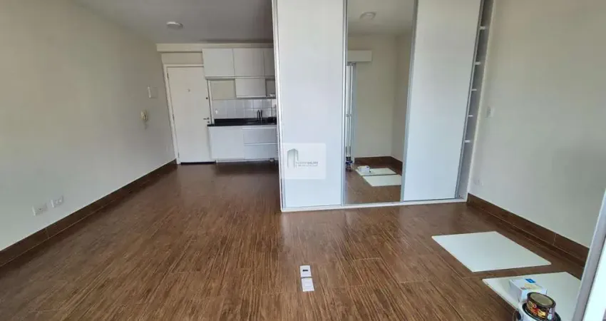 Kitnet / Stúdio para alugar na Rua Clímaco Barbosa, 500, Cambuci, São Paulo