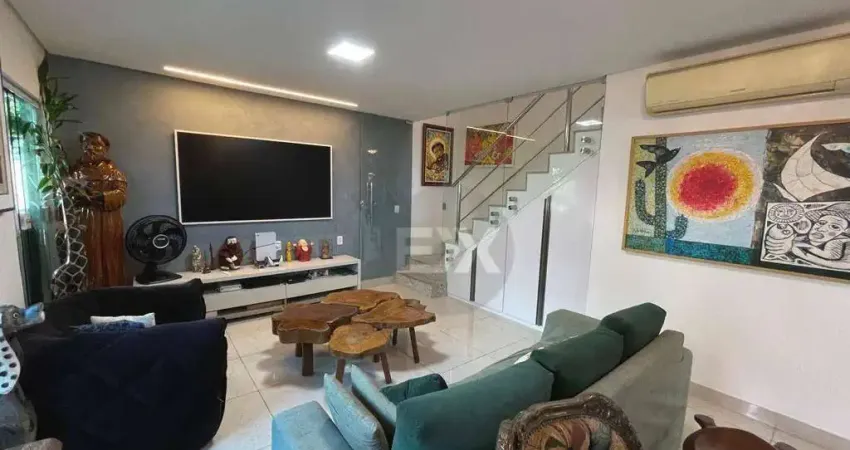 Charmosa casa mobiliada em condomínio fechado