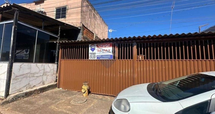 Casa à Venda na QR 407 com   2 quartos Samambaia Norte