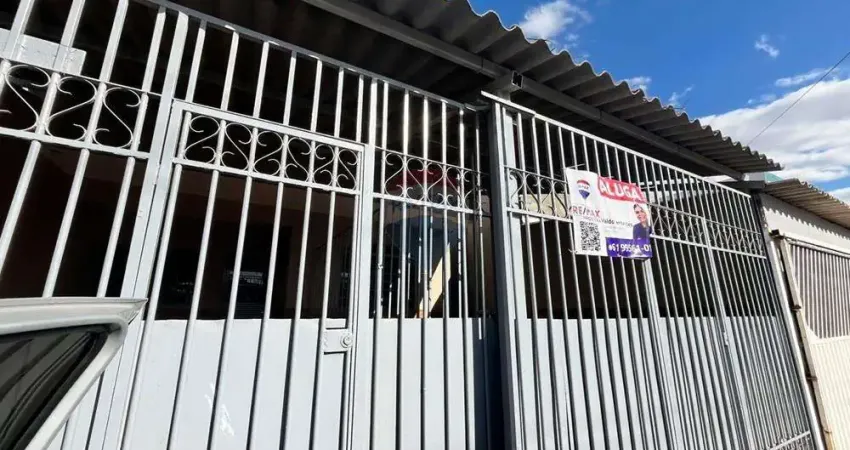 Casa com 3 quartos para alugar no Samambaia Sul, Samambaia 