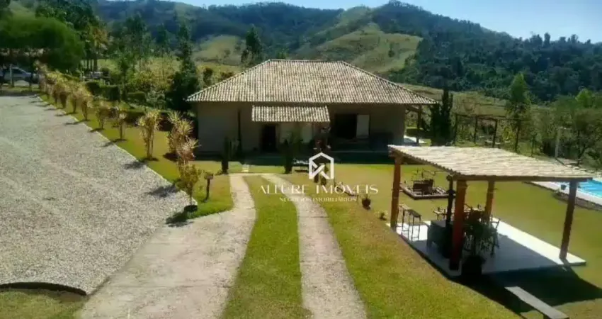 Chácara com 2 dormitórios à venda, 3200 m² por R$ 980.000,00 - Zona Rural - Paraibuna/SP